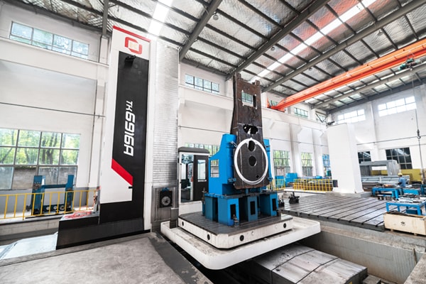 دستگاه فرزکاری و سوراخکاری کف CNC